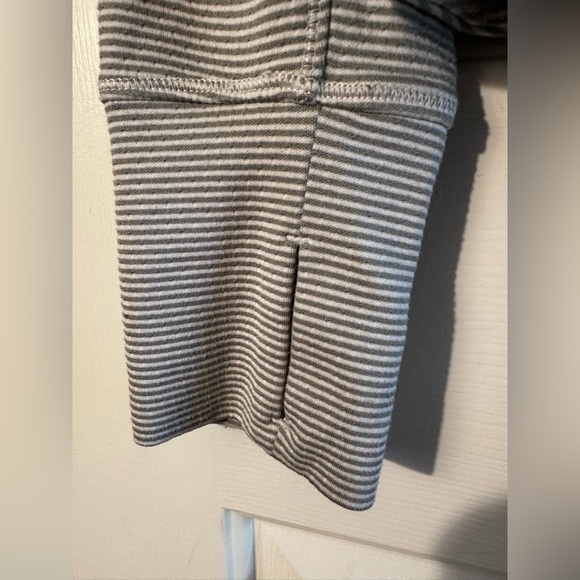 ATHLETA Retro Lightweight Gray Striped Hoodie Kangaroo Pocket Polka Dot MED NICE - Picture 3 of 14